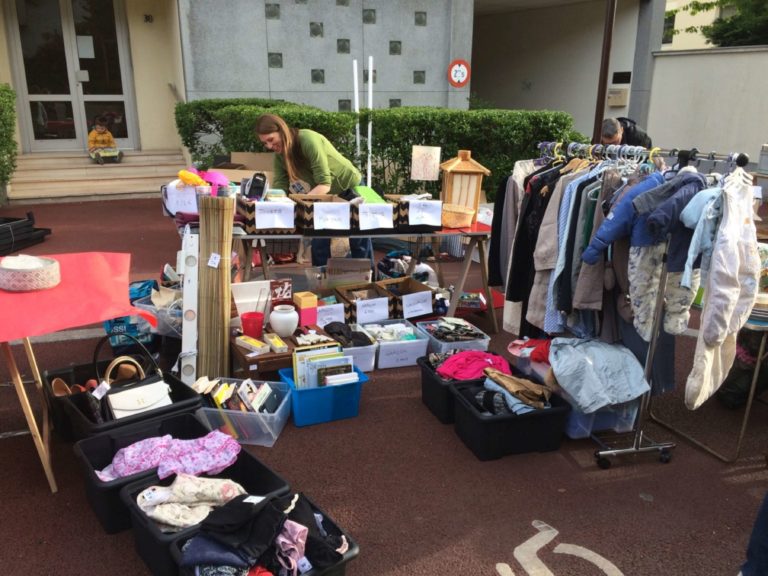 Ma première brocante en Ile-de-France - Comme une plume